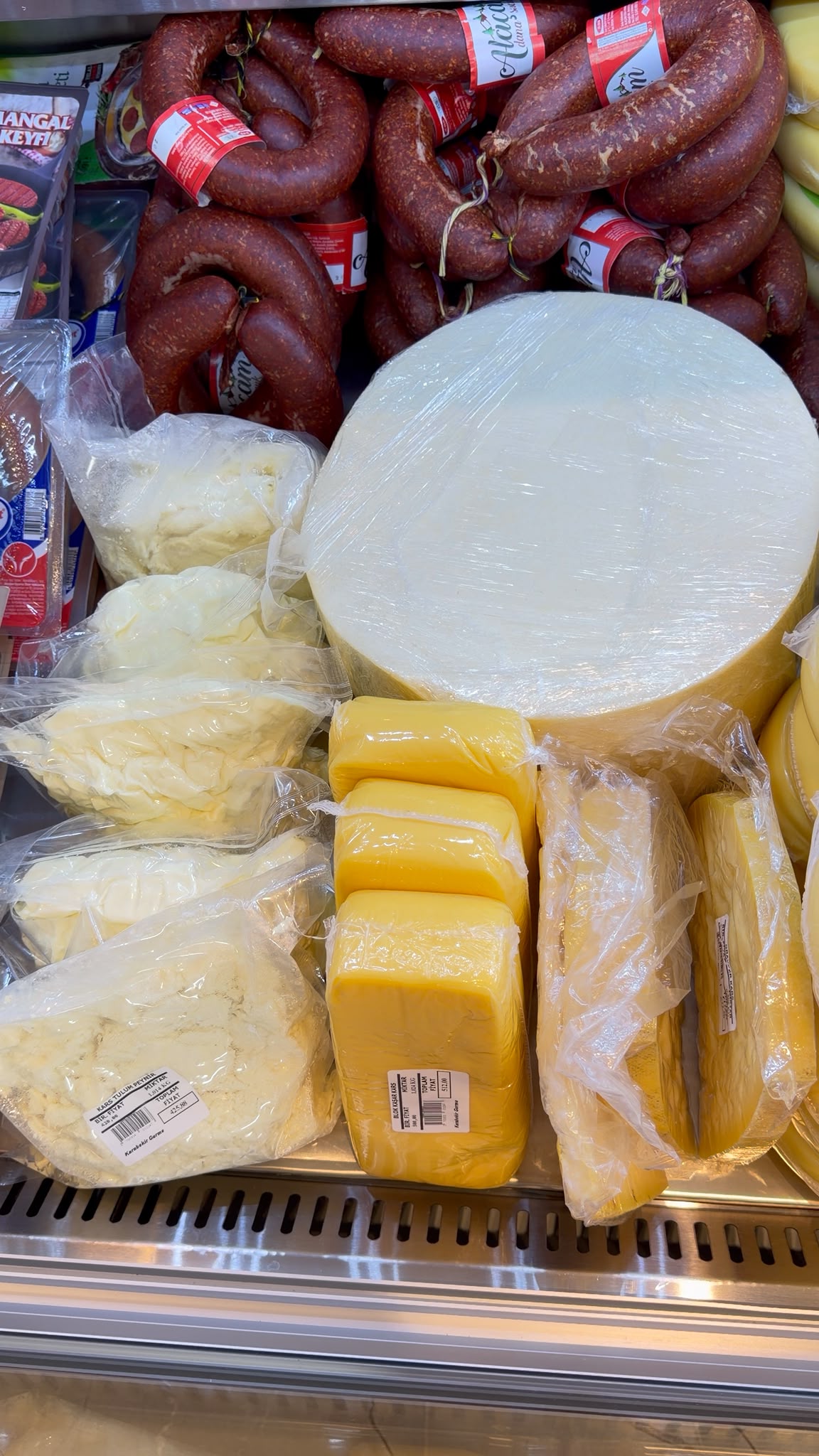 Çeşitli peynirler