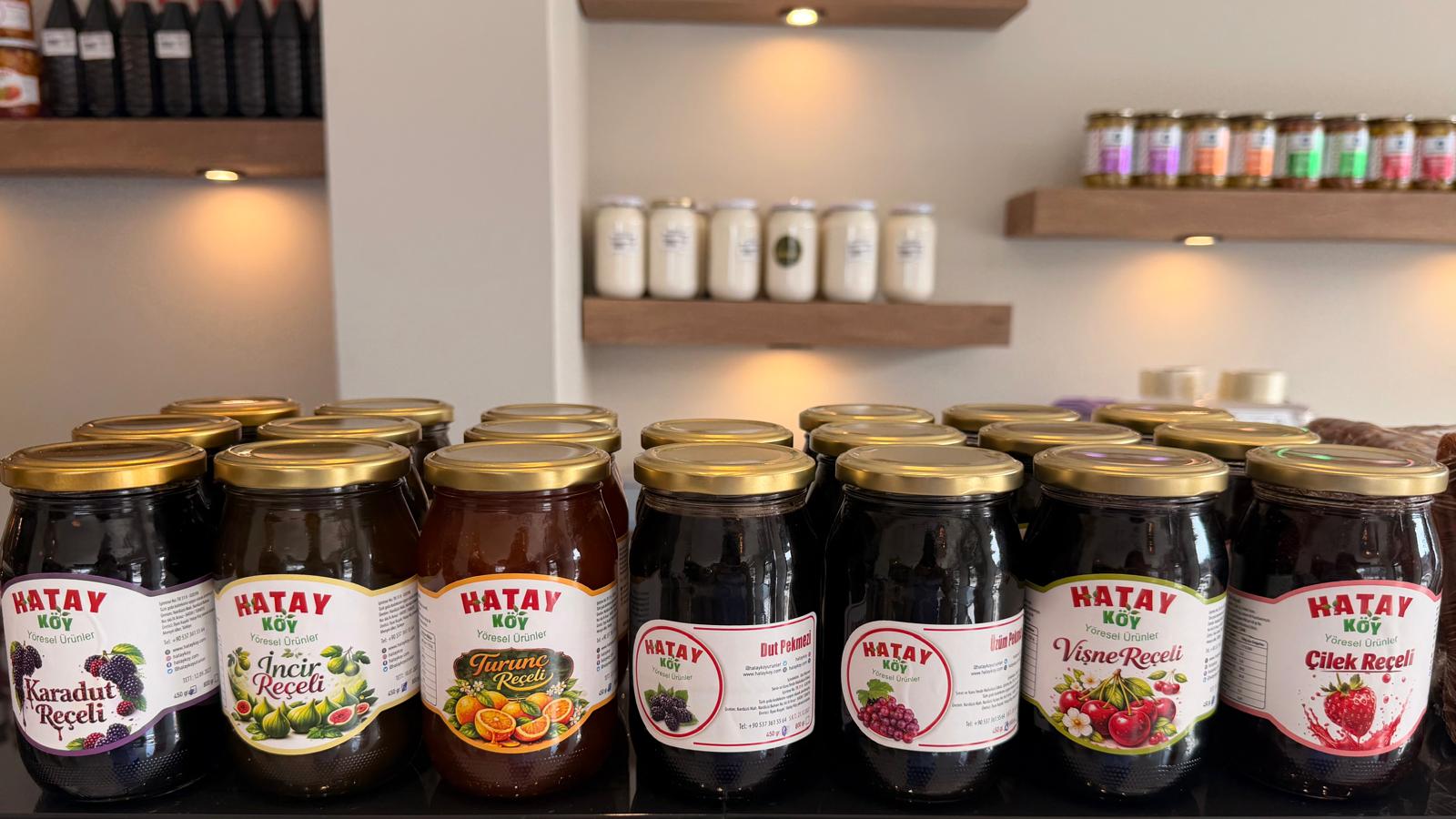 Kavanozlarda kahvaltılık ürünler